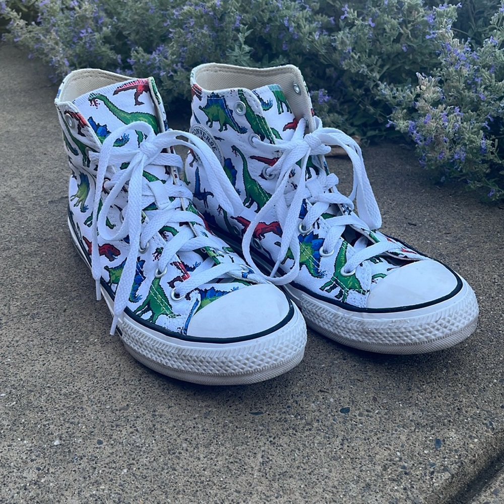 Converse Multi- Colored Dinosaur Print- Size 7 W - image 1